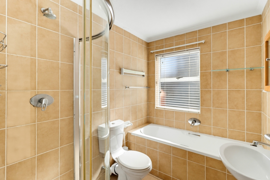2 Bedroom Property for Sale in Whispering Pines Western Cape